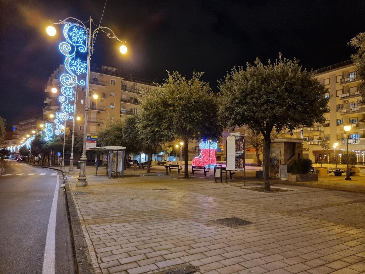 Residenza Margherita - Centralissima Салерно Экстерьер фото